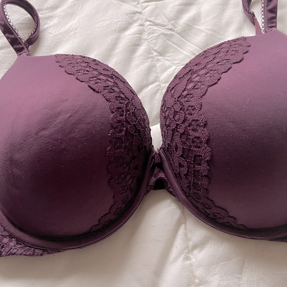 Victoria Secret Body Bra - Picture 2 of 5